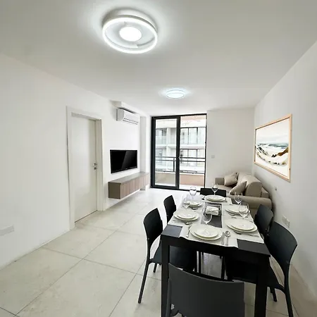 Modern Luxury Flat In Paceville Διαμέρισμα *