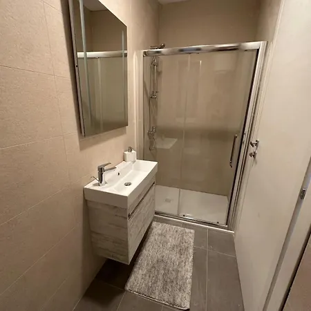 Modern Luxury Flat In Pacaville *